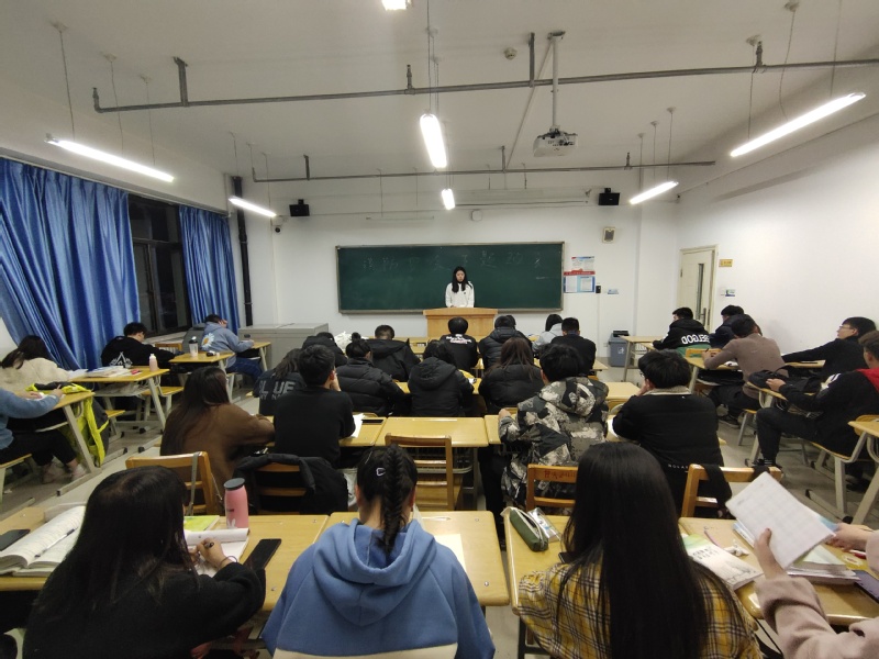 必赢565net官网组织开展消防安全主题班会