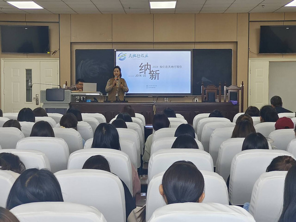 学院开展职业规划指导宣讲会