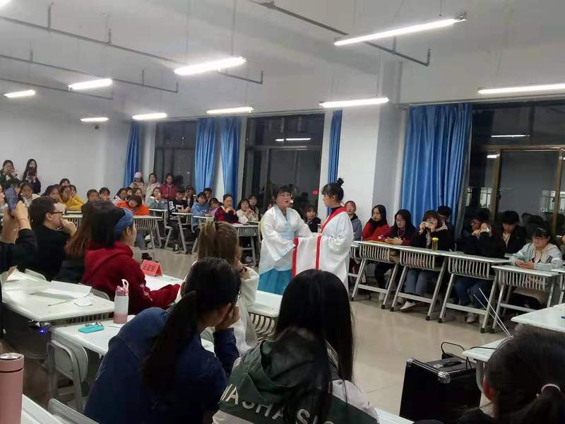 兰州文理学院“一院一品”外语文化节系列活动之四英文话剧比赛